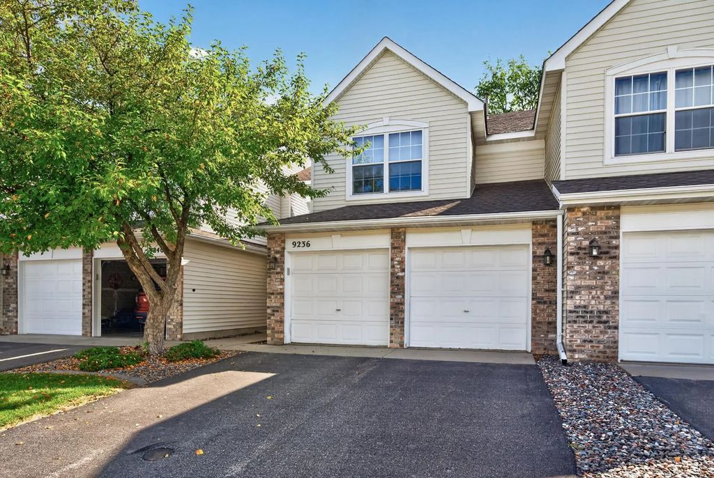 9236 Merrimac Lane N, Maple Grove