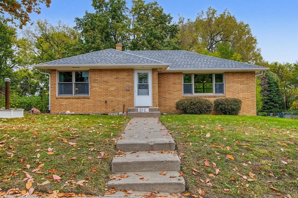 31 Belvidere Street E, Saint Paul