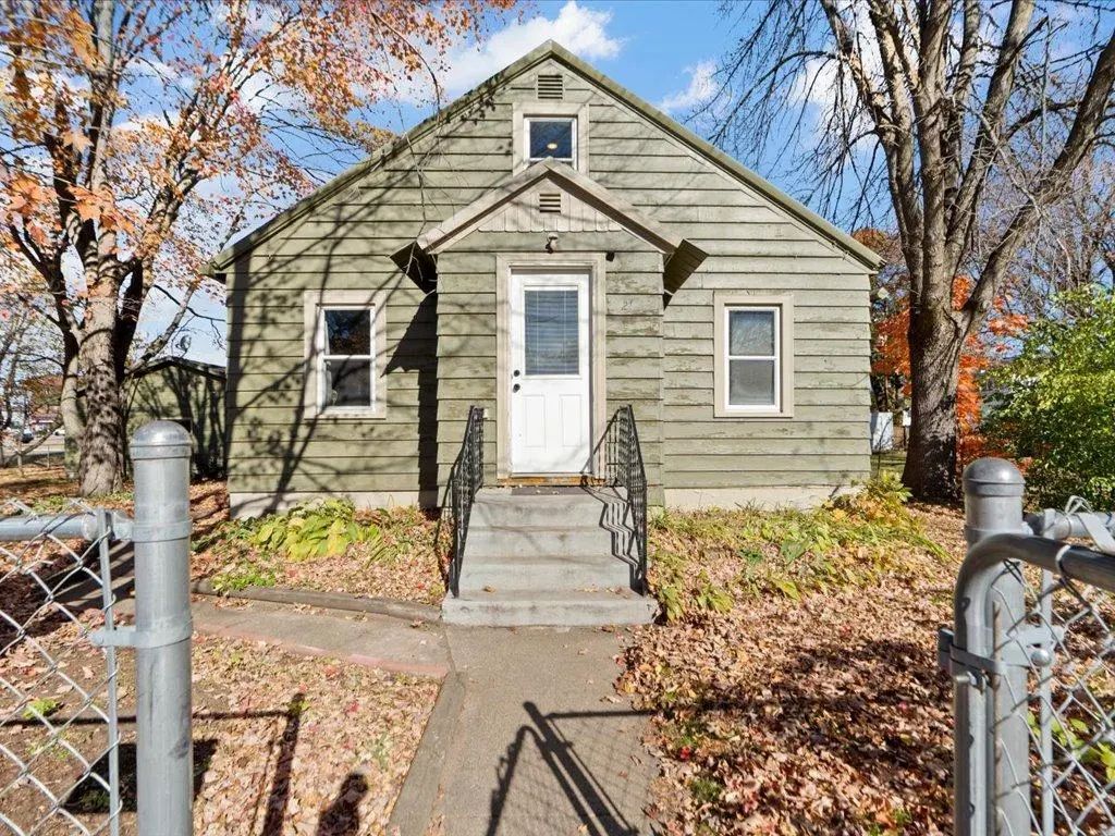 21 1st Street Se, Crosby