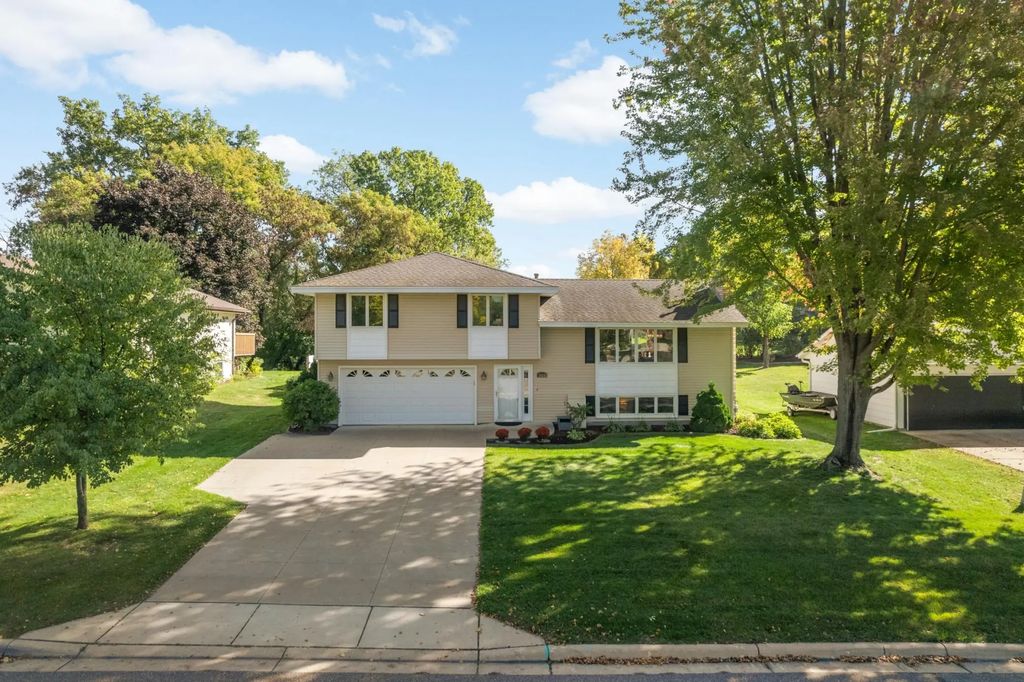 6624 Edgemont Boulevard N, Brooklyn Park