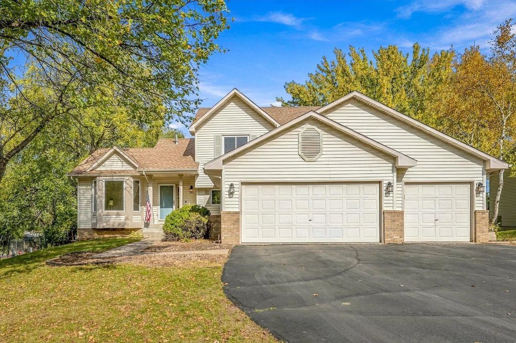 13025 Forest Glen Drive, Burnsville