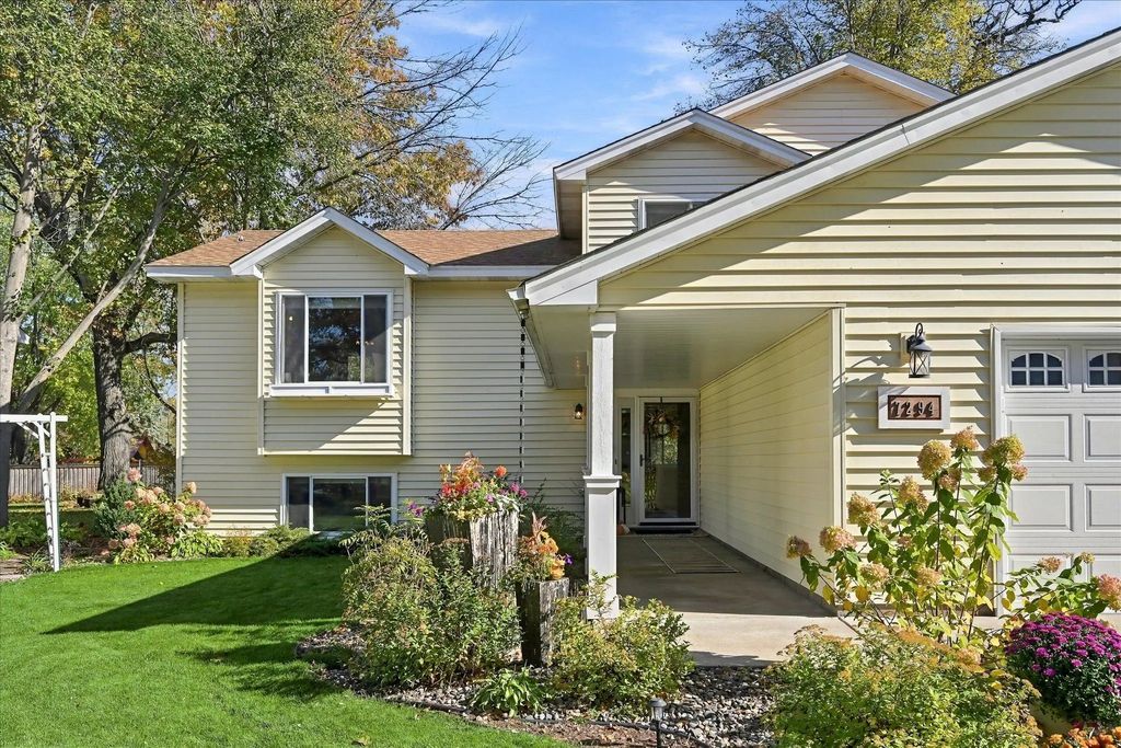 7294 Meadow Court, Lino Lakes