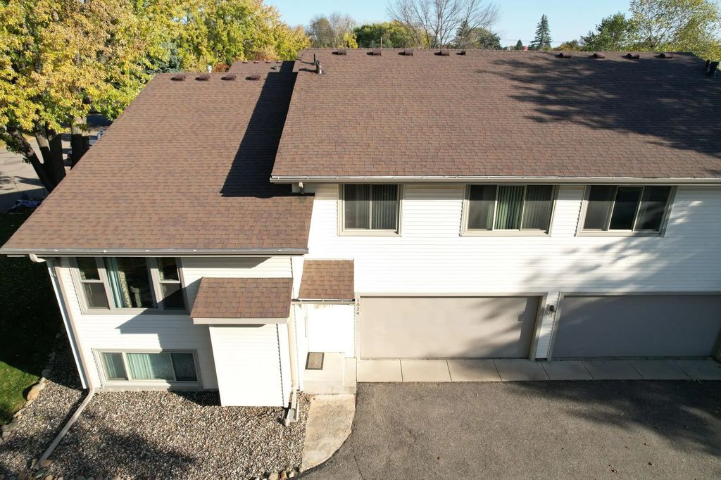 1024 1st Street, Farmington