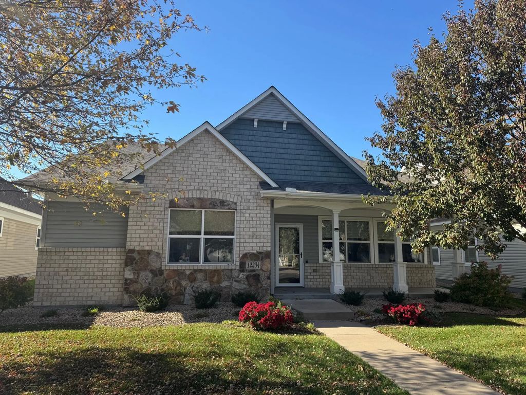 12234 Naples Street Ne, Blaine