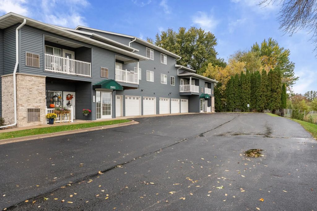 1991 29th Place Nw 207, Rochester