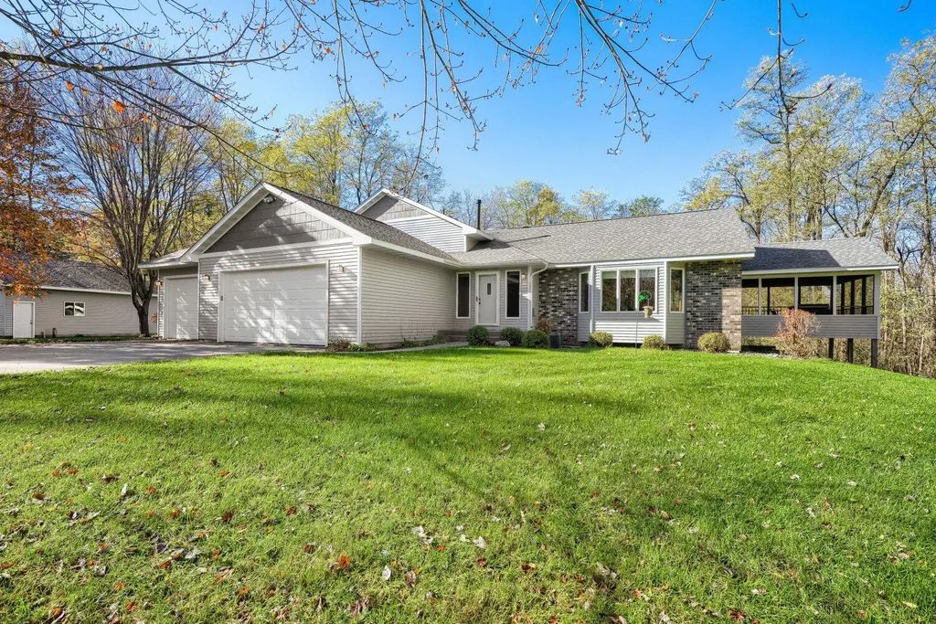 430 Highland View, Houlton