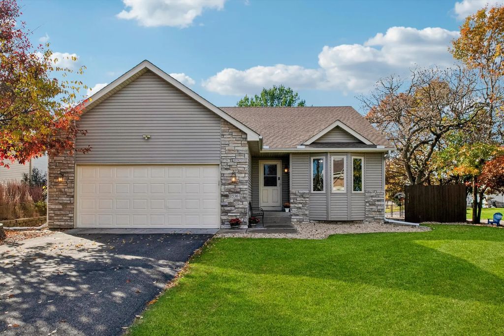 1536 155th Avenue Nw, Andover