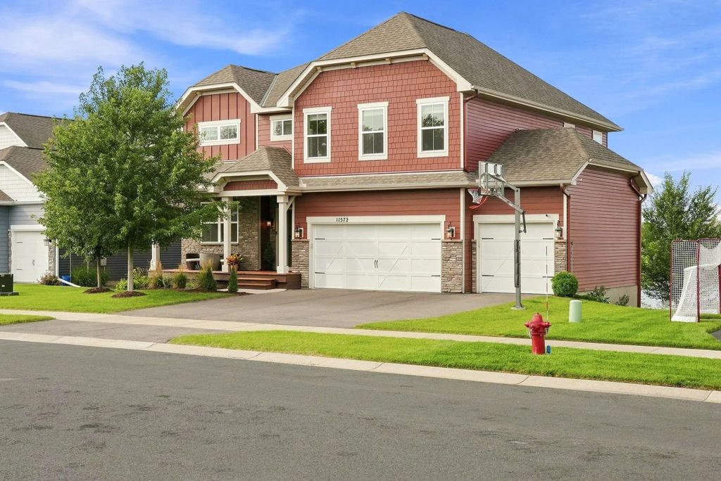 11572 Pineridge Way N, Dayton