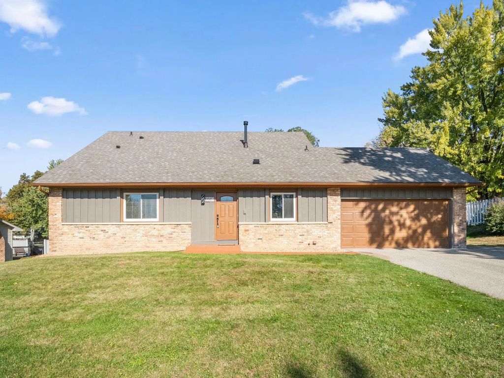 6567 133rd Street W, Apple Valley
