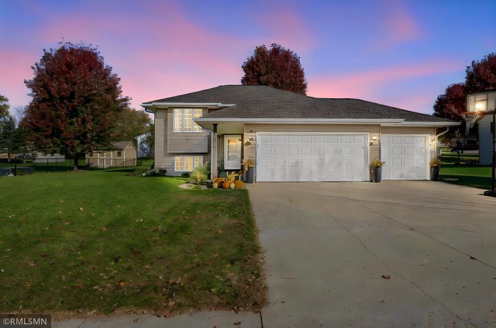 528 Le Sueur Avenue, Eagle Lake