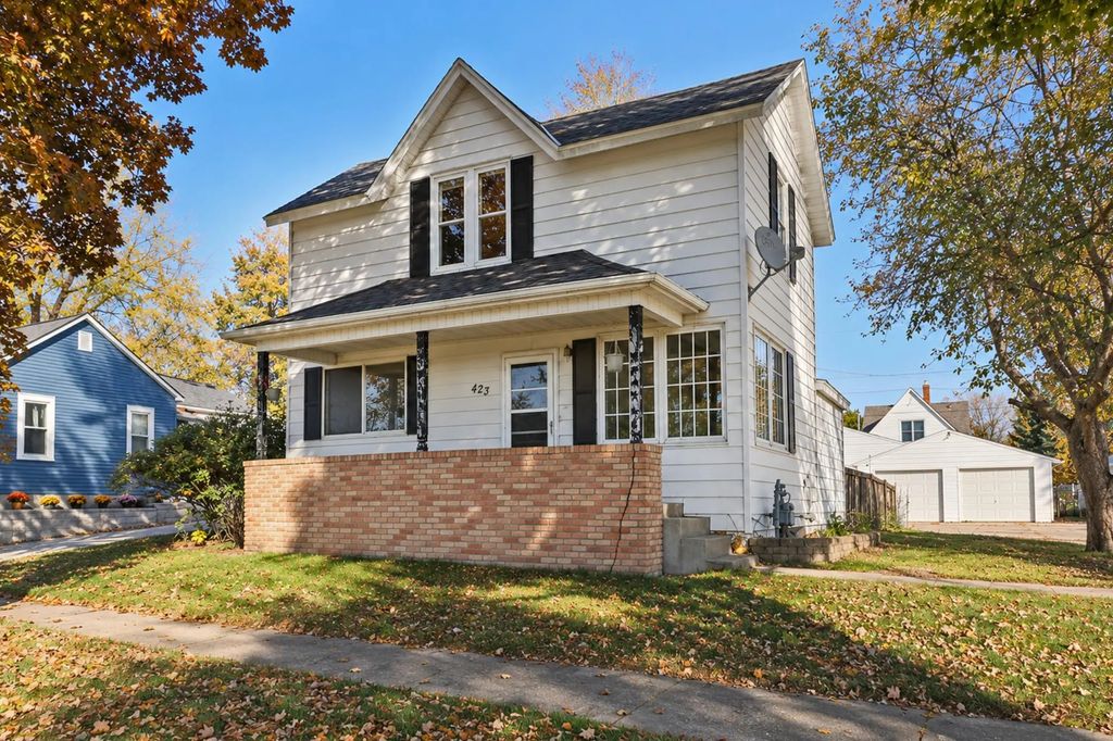 423 Walnut Avenue S, Owatonna