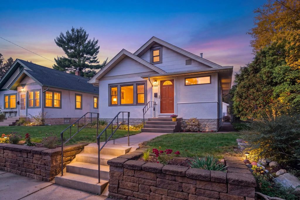 4016 44th Avenue S, Minneapolis