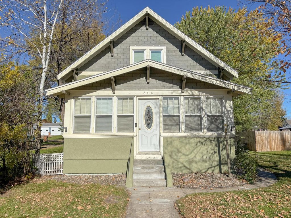 304 W Main Avenue, Frazee