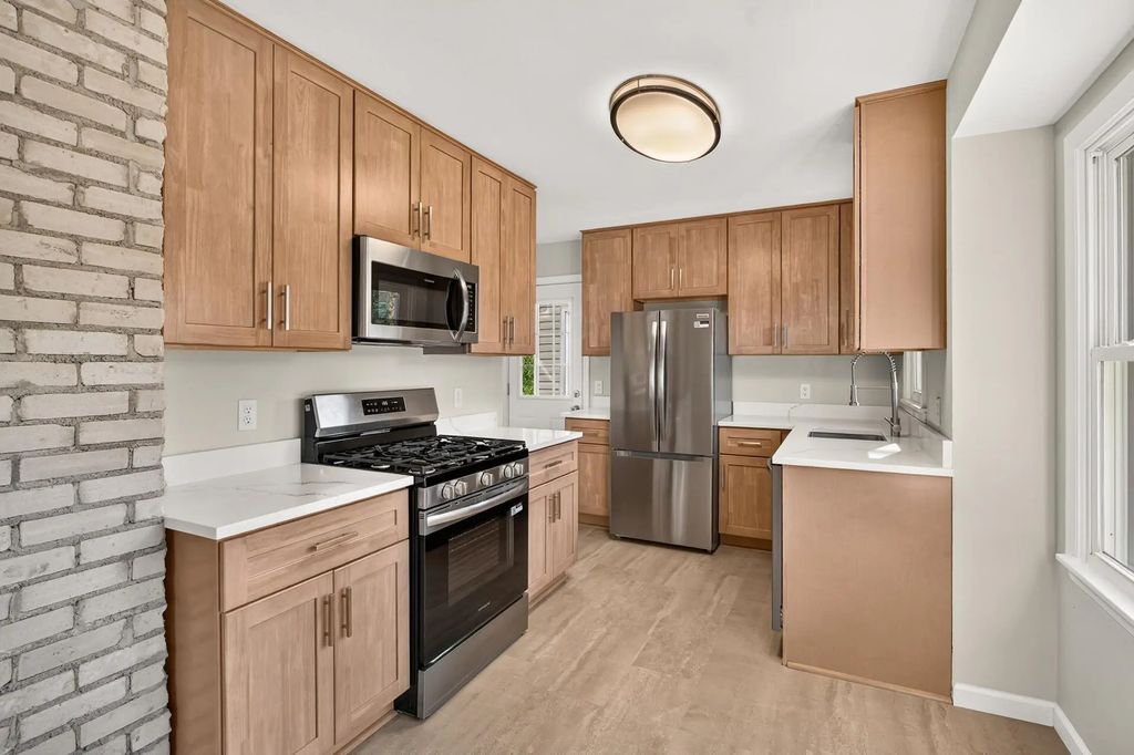 4737 Dominick Drive, Minnetonka