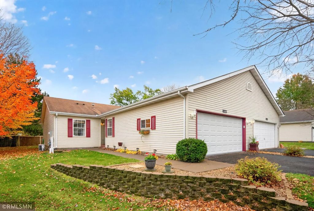 5426 Saxony Court, White Bear Twp