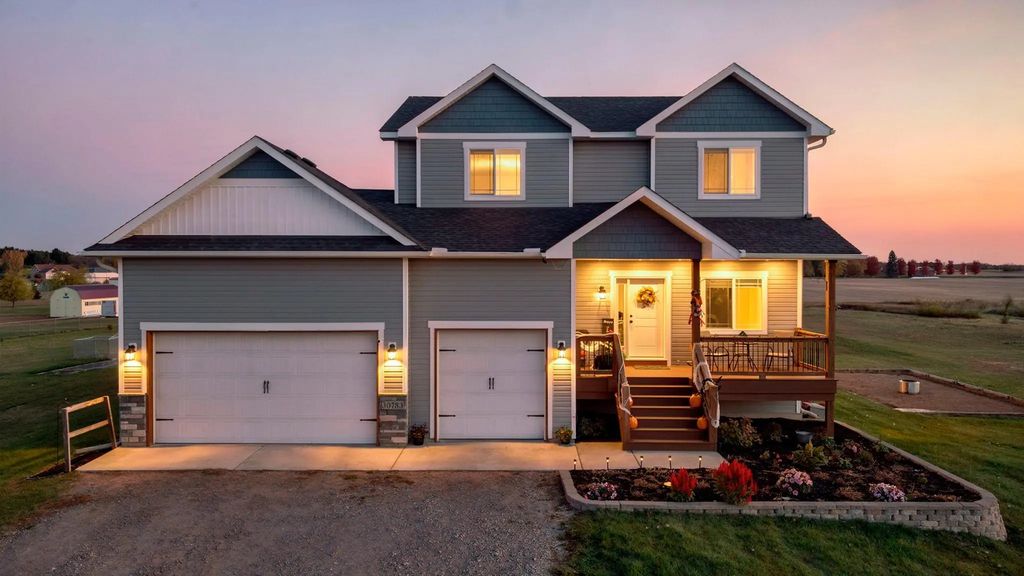 30783 Vickers Drive Ne, Cambridge