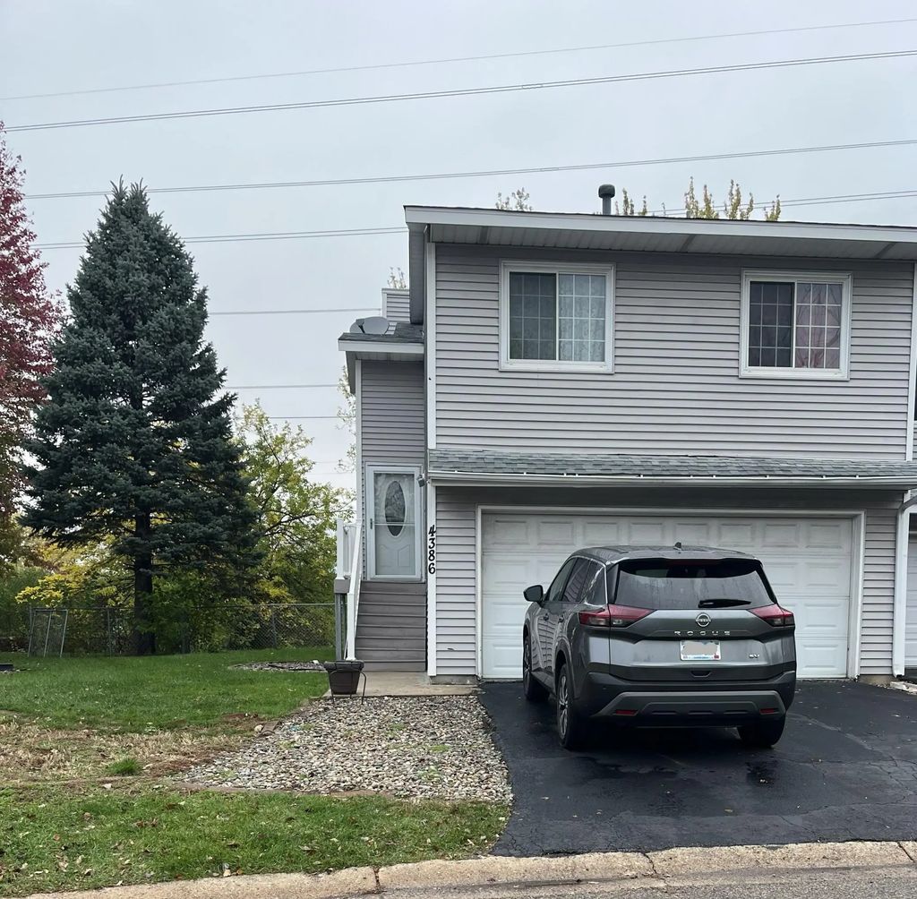 4386 Cinnamon Ridge Trail, Eagan