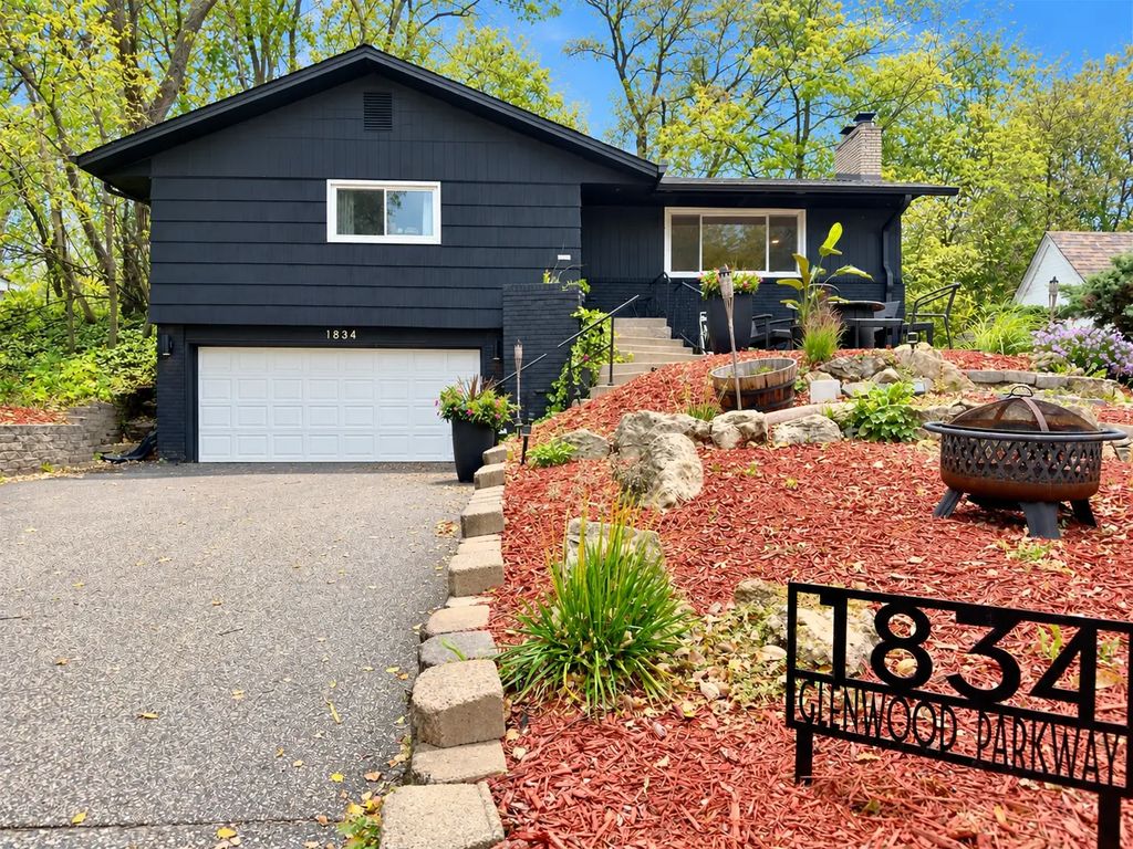 1834 Glenwood Parkway, Golden Valley