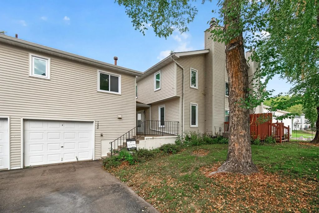 7440 Landau Curve, Bloomington