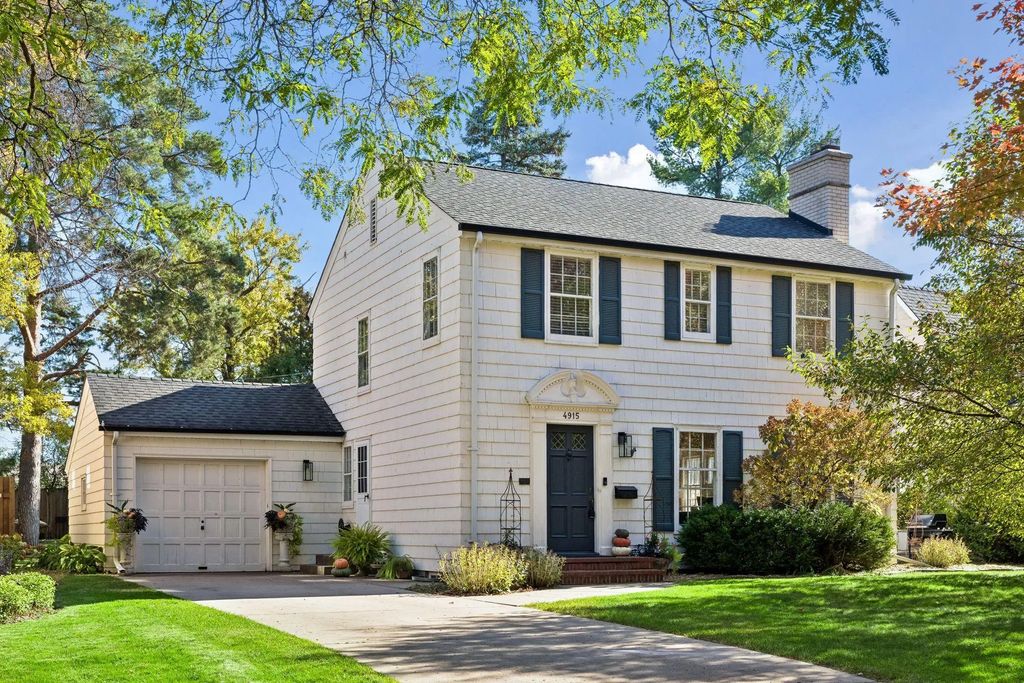 4915 Maple Road, Edina