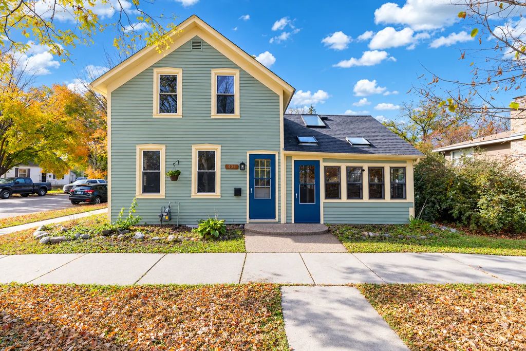 401 N Cedar Street, Chaska