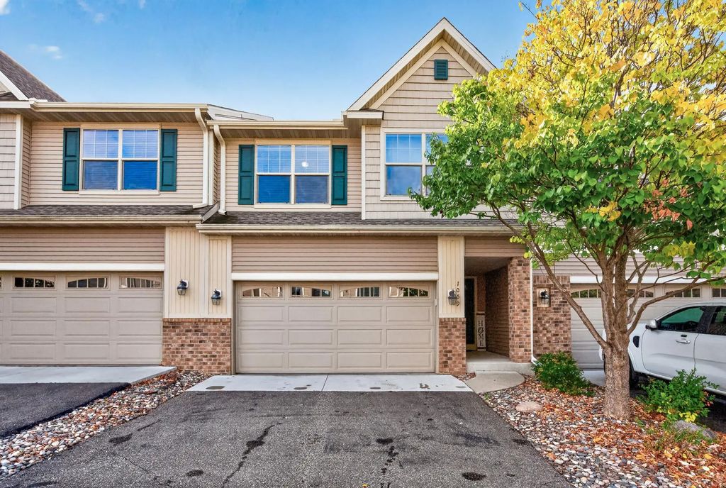 1059 Drew Drive, Woodbury