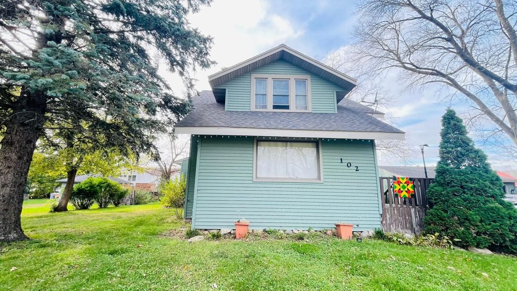 102 1st Avenue Se, Geneva