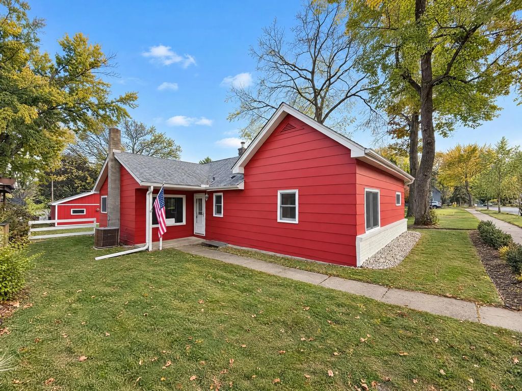 137 5th Street N, Bayport