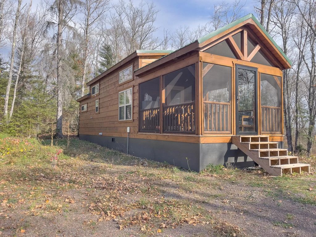 8098 Ninemile Ridge Road, Finland