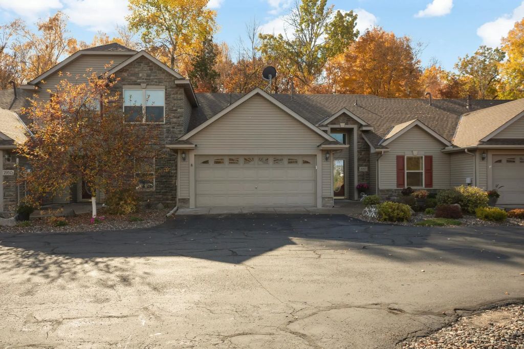 29507 Mentzer Court, Lindstrom