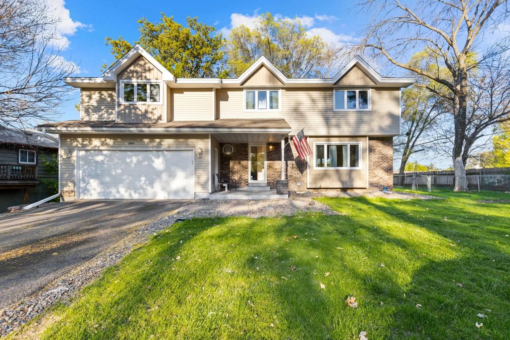 2904 Silver Lake Court Ne, Saint Anthony