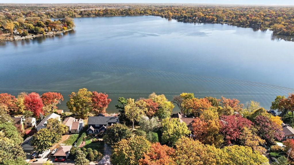 3248 Owasso Heights Road, Shoreview