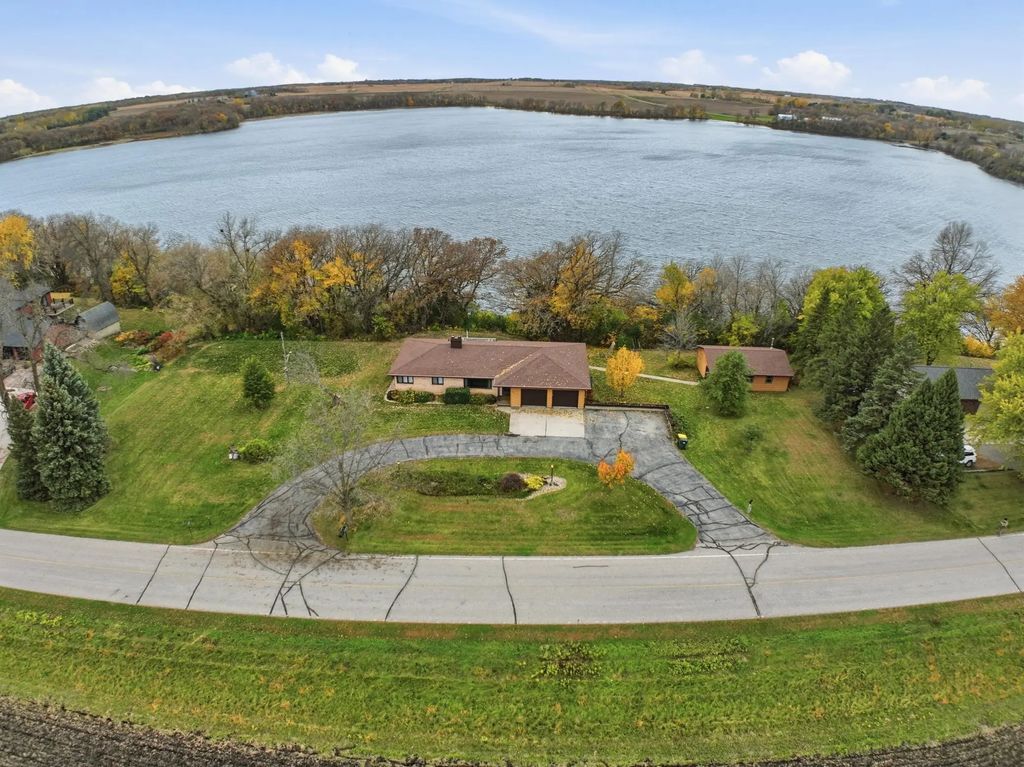 4680 15th Street Ne, Willmar