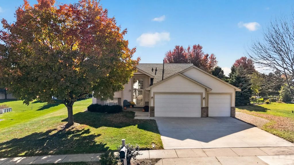 20665 Bluebill Avenue, Rogers