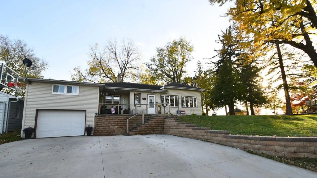 207 E 6th Street, Zumbrota