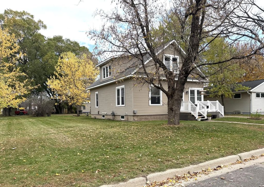 11 3rd Street Sw, Melrose