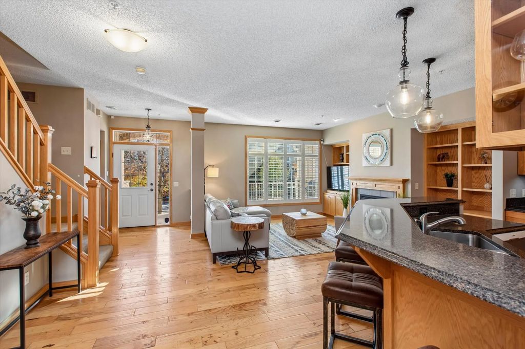 6715 Flycatcher Lane 1120, Apple Valley