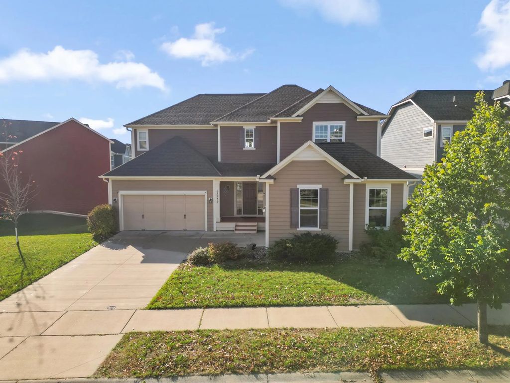 15930 Elmwood Way, Apple Valley