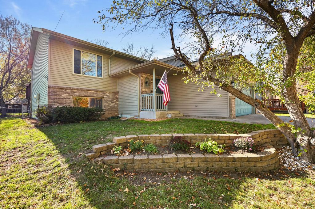 32 2nd Street N, Waite Park