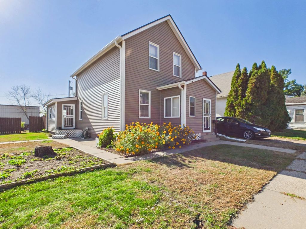 560 Burgess Street, Saint Paul