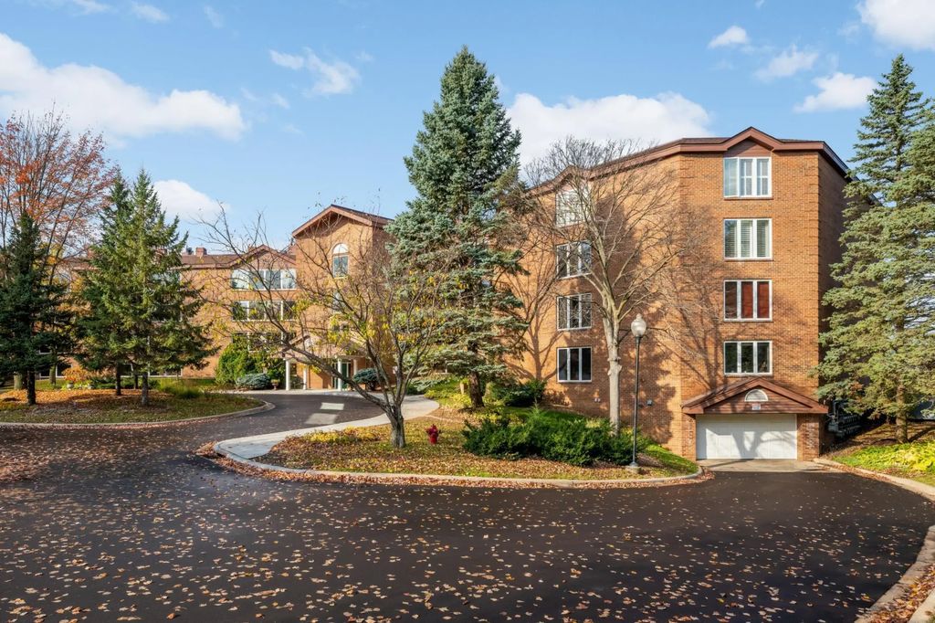 1021 Sibley Memorial Highway 405, Mendota Heights