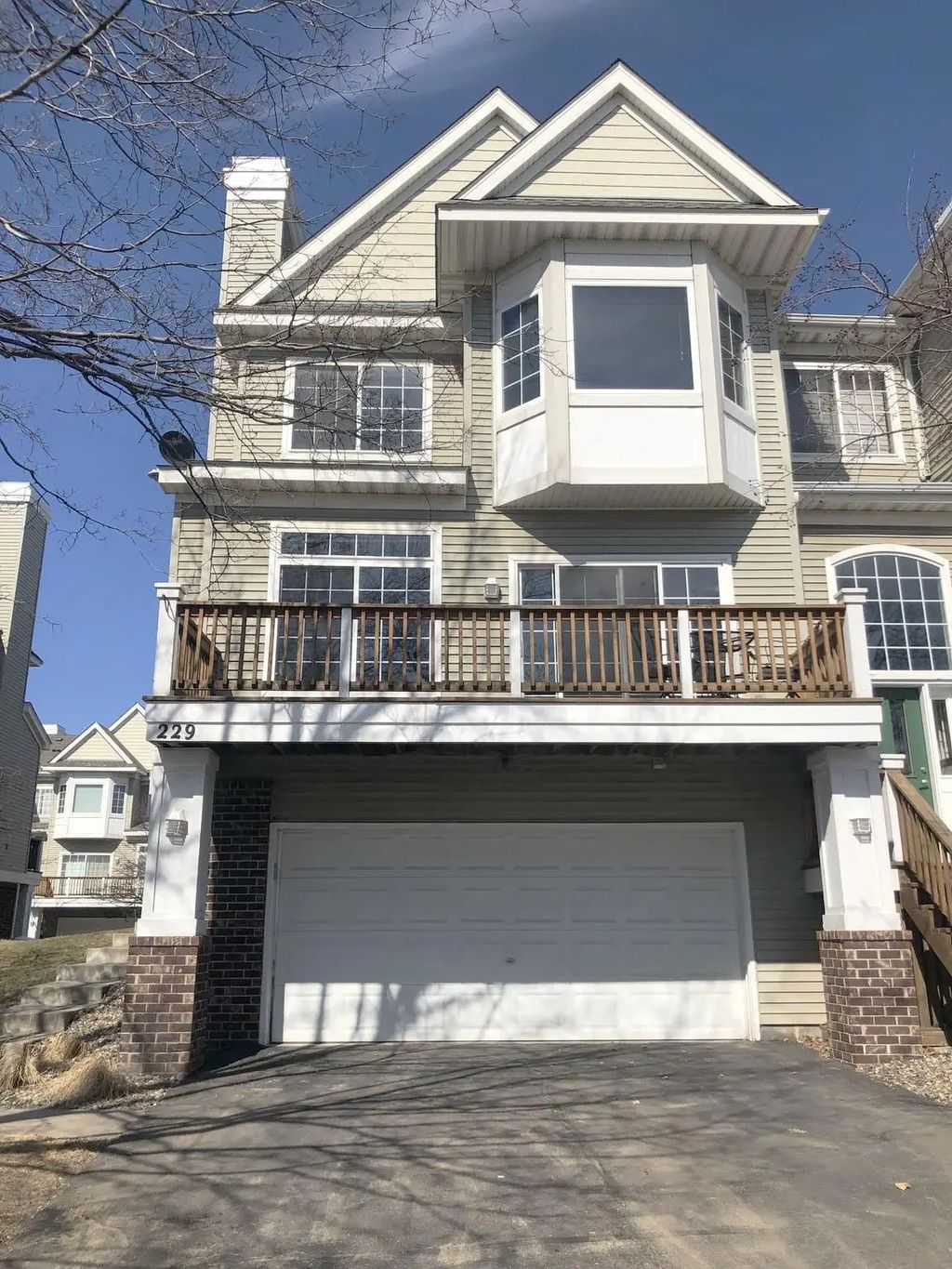 229 Satellite Lane Ne, Fridley