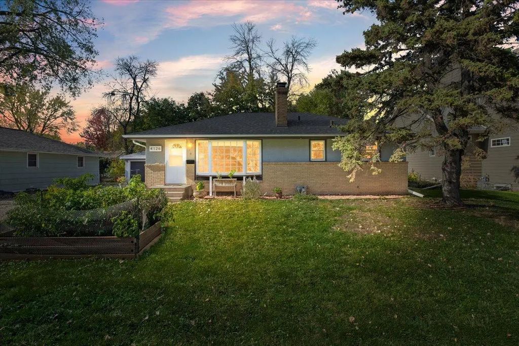 4126 Cleveland Street Ne, Columbia Heights