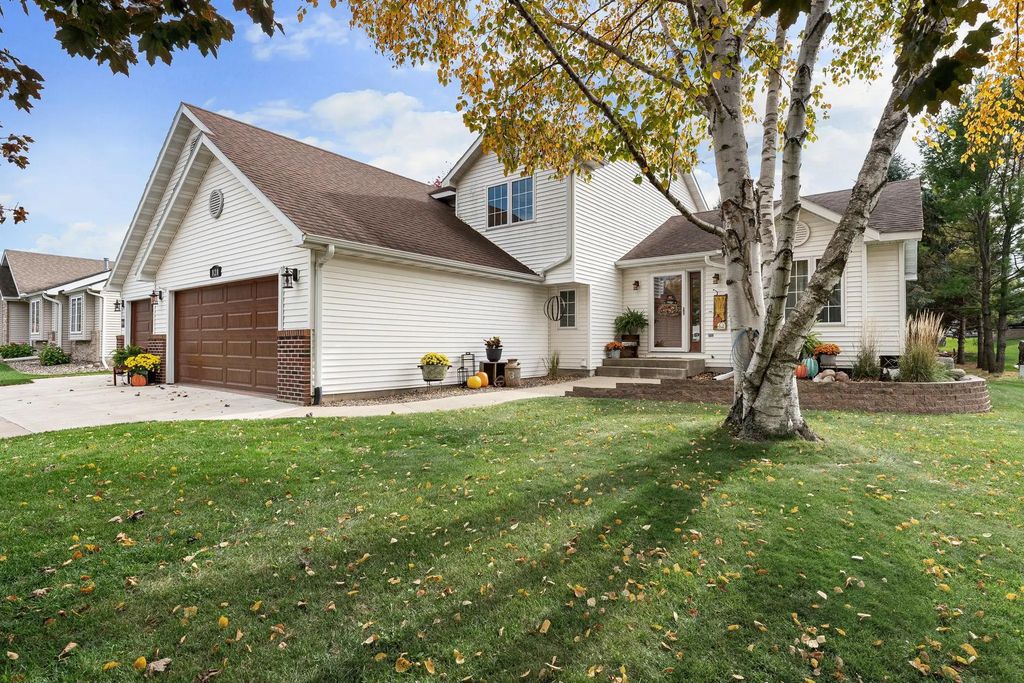 828 Lancer Drive Ne, Owatonna