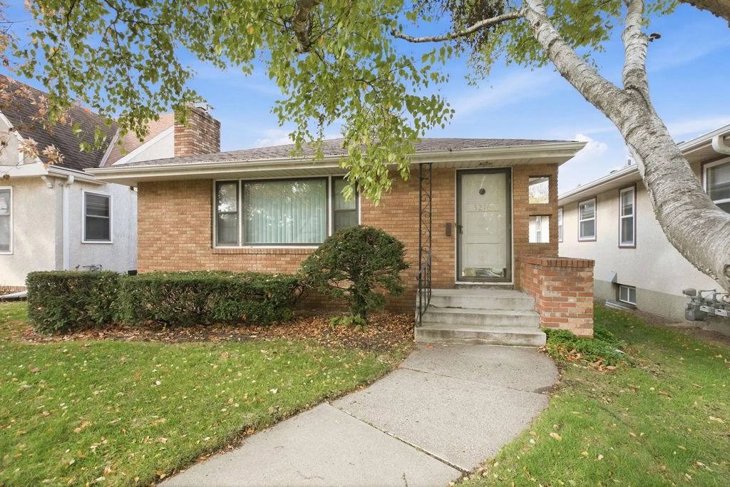 5216 Bloomington Avenue, Minneapolis