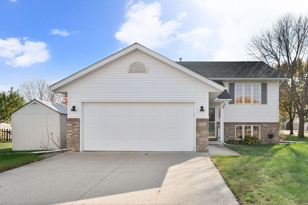 101 Teal Court, Mankato