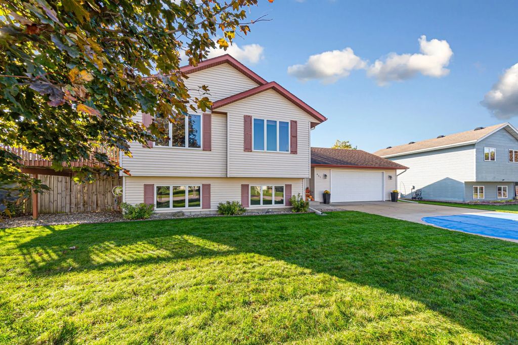 427 Lilac Lane, Madison Lake