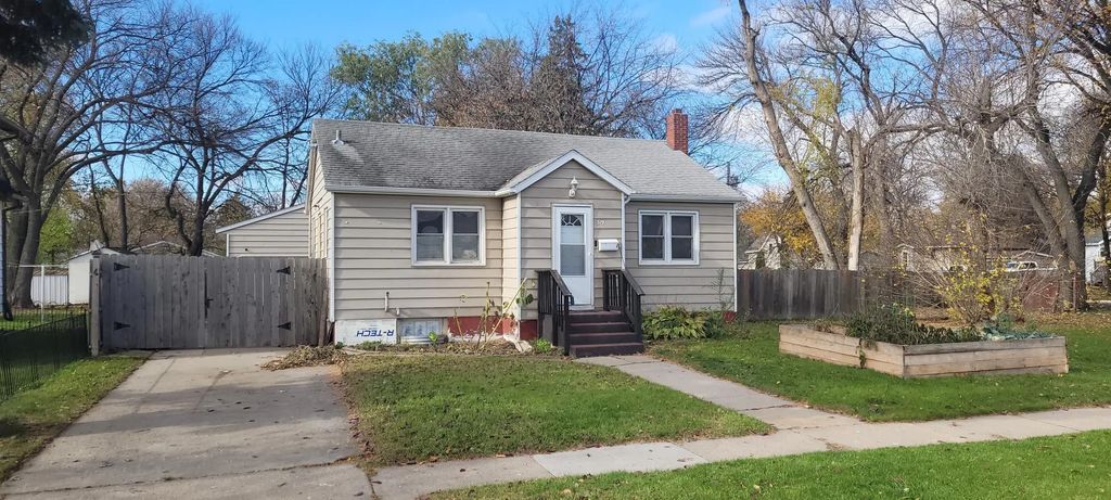 319 16th Street N, Moorhead