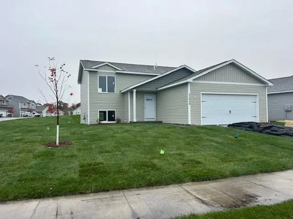 23604 Lily Street Nw, Saint Francis