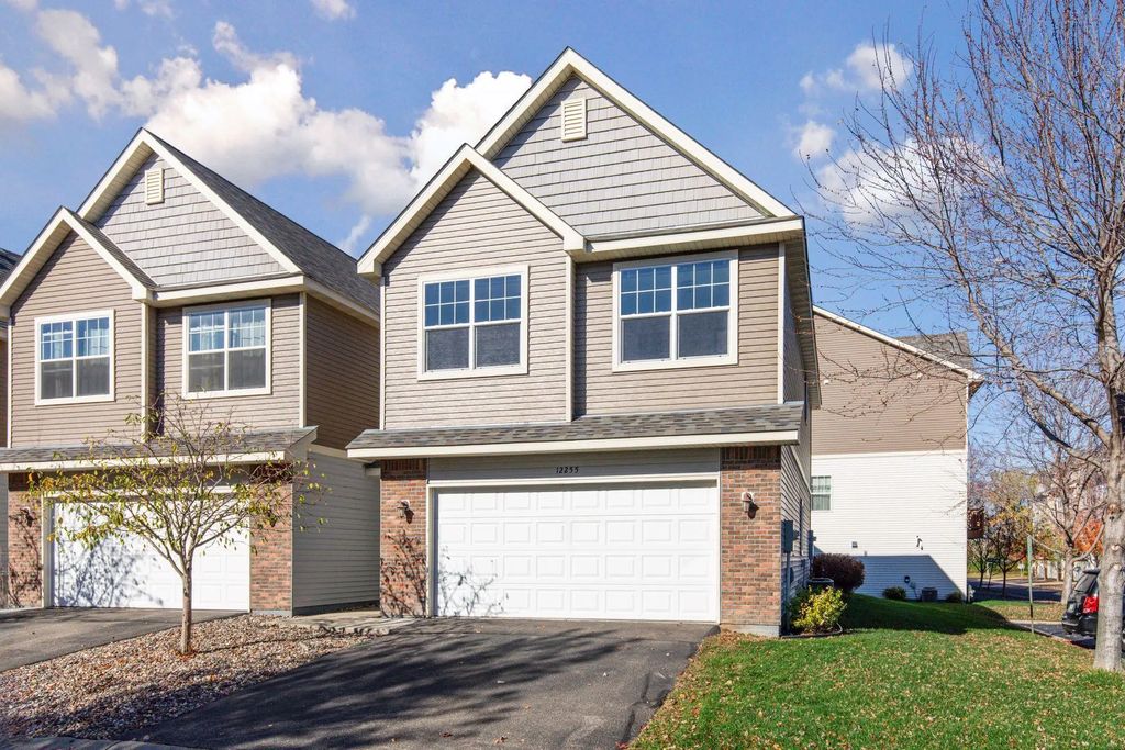 12255 River Valley Drive, Burnsville